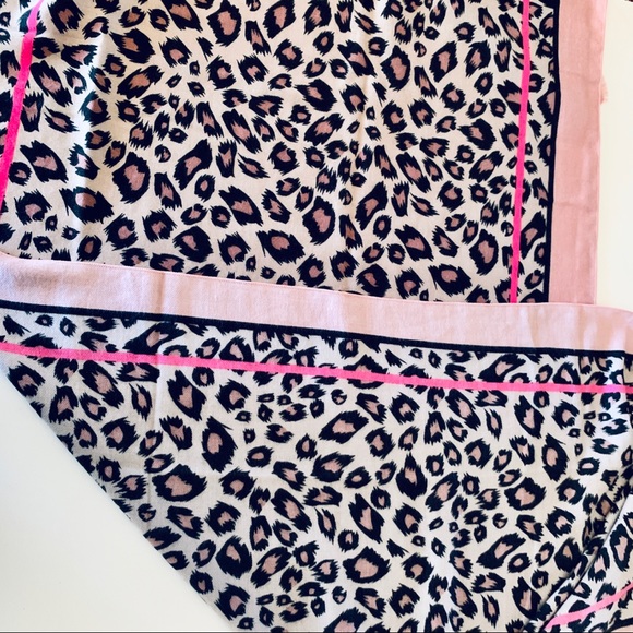 Marcus Adler Pink Leopard Print Scarf *NWT* - Picture 5 of 7